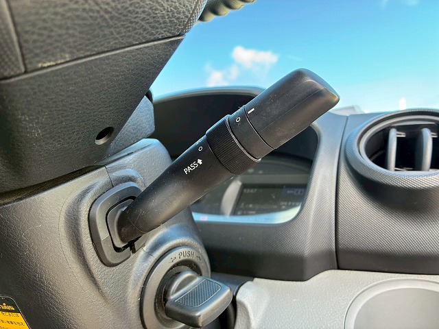 2088 2RG-XZU710M  保証対象車両 車検付 令和8年8月迄 R1 日野 デュトロ 平ボディ ワンオーナー ワイド ロング 2トン積載 6速 MT マニュアル 2t 5t 小型 キャブオーバー（30枚目）