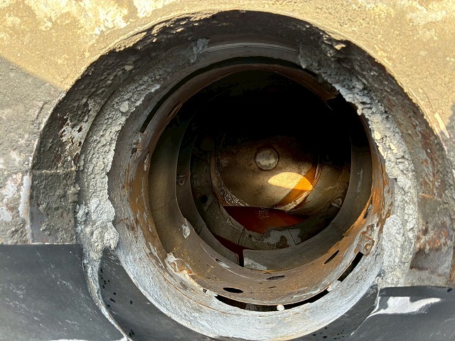 2159 QKG-FK72FZ 保証対象車両 車検付 令和8年12月迄 H27 三菱ふそう 増トンファイター コンクリートミキサー車 新明和工業 6.3立米 ショートキャブ/ベッドレス 240馬力 6速 MT マニュアル 8トン積載 8t 15t 中型 増トン コンクリ作業車(28枚目)