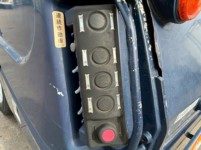 K-2136 BKG-NKR85AN 保証対象車両 H23 いすゞ エルフ 圧縮式塵芥車 標準幅 ショート 新明和工業 プレス式 押し出し排出 連続作動車 スイッチ 汚水タンク 2t 6.5t 小型 特装車 清掃車(30枚目)