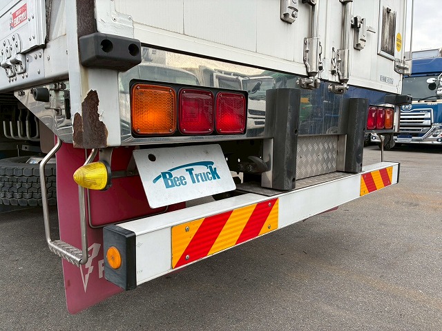 2071 QKG-CD5ZA  H26 UDトラックス クオン アルミウイング 6×2 3軸1デフ 後輪エアサス 日本フルハーフ ラッシング スタンション 380馬力 エスコット AT 10t 25t 大型 バン 箱車（29枚目）