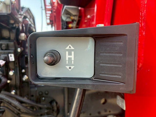 K-2148 2KG-FK62FZ 保証対象車両 R5 三菱ふそう 増トンファイター 4段セルフクレーン フルキャブ/ベッド付き 古河ユニック UNIC ラジコン フックイン ハイジャッキ ロングジャッキ アルミブロック 240馬力 6速 MT マニュアル 7.5t 14t 中型 大型 回送車 重機運搬車(30枚目)