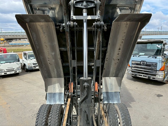 K-2160 2DG-FS1AGA  車検付 令和9年3月迄 R2 日野 プロフィア ダンプ ワンオーナー 6×4 3軸2デフ 永久磁石式リターダ 新明和工業 380馬力 7速 MT マニュアル 10t 20t 大型 土砂ダンプ（30枚目）