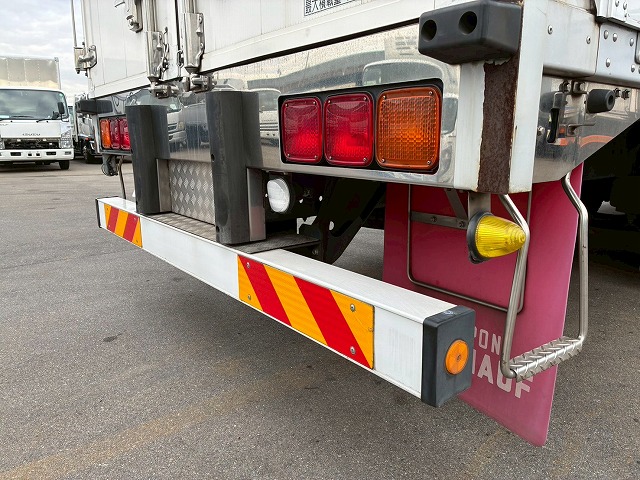 2071 QKG-CD5ZA  H26 UDトラックス クオン アルミウイング 6×2 3軸1デフ 後輪エアサス 日本フルハーフ ラッシング スタンション 380馬力 エスコット AT 10t 25t 大型 バン 箱車（30枚目）