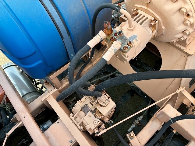 2119 8.7立米 電動ホッパー 330馬力 7速MT コンクリ作業車　☆雨天のなかご成約いただきました☆　東京都（29枚目）