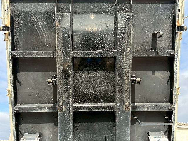 K-2103 2RG-XZU600T 保証対象車両 車検付 令和8年8月迄 R5 日野 デュトロ ダンプ ワンオーナー 4ナンバー 極東開発工業 全低床 フルフラットロー 150馬力 6速 MT マニュアル 5トン限定・準中型免許 2t 5t 小型 土砂ダンプ(32枚目)