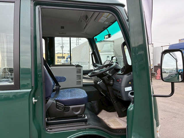 K-2172 2RG-BG740G R4 三菱ふそう ローザ マイクロバス 4×4 四輪駆動 フルタイム 4WD 28人 リクライニング 自動扉 自動ステップ オートスイングドア リアトランク ボトルクーラー デュオニック AT セミオートマ 小型 中型 送迎バス 観光バス(30枚目)