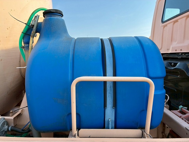 2119 8.7立米 電動ホッパー 330馬力 7速MT コンクリ作業車　☆雨天のなかご成約いただきました☆　東京都（32枚目）