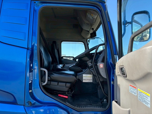 2122 2PG-CG5CA  H29 UDトラックス クオン アルミウイング ハイルーフ 8×4 4軸低床2デフ 後輪エアサス 日本トレクス エスコットⅥ AT 390馬力 10t 25t 大型 バン 箱車（32枚目）