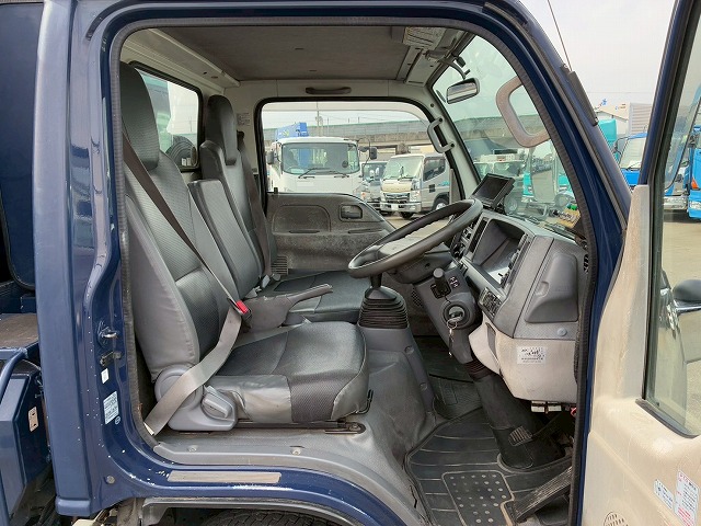 K-2136 BKG-NKR85AN 保証対象車両 H23 いすゞ エルフ 圧縮式塵芥車 標準幅 ショート 新明和工業 プレス式 押し出し排出 連続作動車 スイッチ 汚水タンク 2t 6.5t 小型 特装車 清掃車(34枚目)