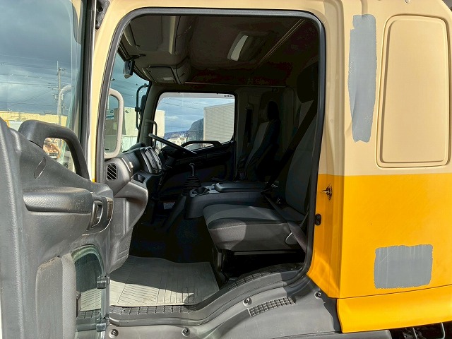 2146 TKG-FD7JKAG  H24 日野 レンジャー 冷蔵冷凍車 フルキャブ/ベッド付き 後輪エアサス 東芝 TOSHIBAキャリア -30℃低温設定 スタンバイ装置 キーストンフロア ジョロダーレール 6速 MT マニュアル 4t 8t 中型 冷凍バン チルド（31枚目）