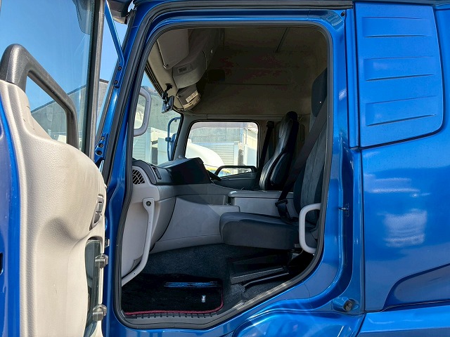 2122 2PG-CG5CA  H29 UDトラックス クオン アルミウイング ハイルーフ 8×4 4軸低床2デフ 後輪エアサス 日本トレクス エスコットⅥ AT 390馬力 10t 25t 大型 バン 箱車（33枚目）