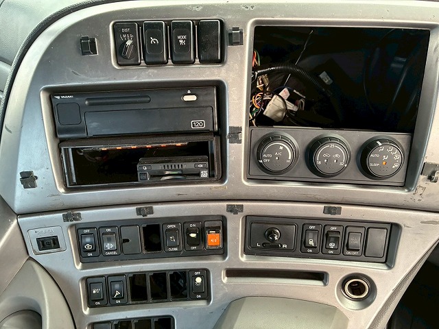 2067 QPG-GK5XAB H29 UDトラックス クオン トラクターヘッド シングルヘッド ハイルーフ 第5輪荷重 11500kg 11.5トン エスコット AT 410馬力 B尺 10t 45t 大型 牽引 1デフヘッド（31枚目）