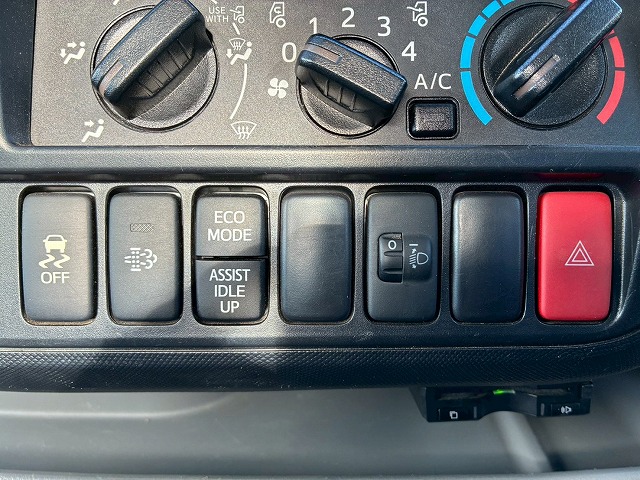 2088 2RG-XZU710M  保証対象車両 車検付 令和8年8月迄 R1 日野 デュトロ 平ボディ ワンオーナー ワイド ロング 2トン積載 6速 MT マニュアル 2t 5t 小型 キャブオーバー（36枚目）