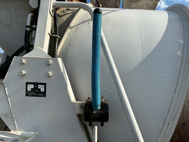 2159 QKG-FK72FZ 保証対象車両 車検付 令和8年12月迄 H27 三菱ふそう 増トンファイター コンクリートミキサー車 新明和工業 6.3立米 ショートキャブ/ベッドレス 240馬力 6速 MT マニュアル 8トン積載 8t 15t 中型 増トン コンクリ作業車(34枚目)