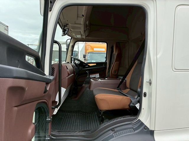 2100 2PG-FD2ABG ☆★ハイルーフ!★後輪エアサス!★☆ ◆6200×フルワイド!◆内高:242cm!◆ ◎2.7トン積載!◎240馬力!◎6速MT!◎ 成約! 神奈川県(35枚目)