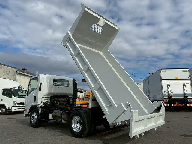 2101 ローダーダンプ 3.6トン積載 155馬力 スライドダンプ 重機運搬車　☆桜の蕾が小さい頃にご成約いただきました☆　静岡県（33枚目）