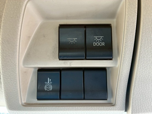 2080 2PG-FD2ABA  H30 日野 レンジャー アルミブロック フルキャブ ベッド付き 6200 フルワイド トランテックス 3.6トン積載 6速 MT マニュアル 4t 8t 中型 平ボディ（34枚目）