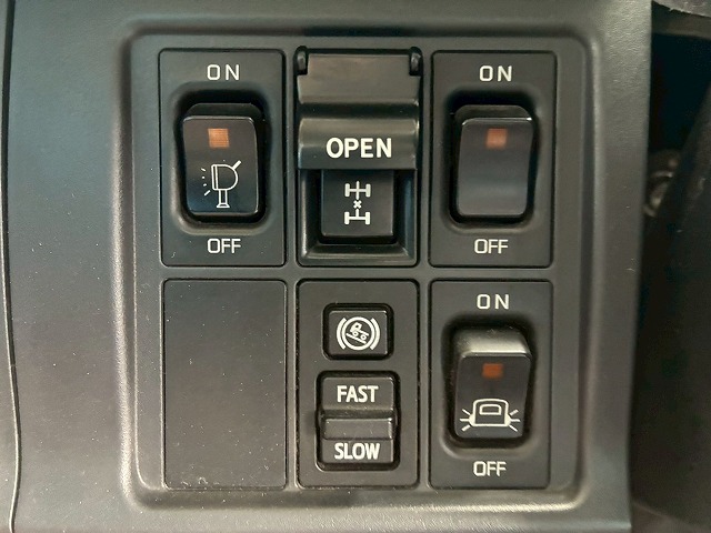 K-2111 2DG-SS1EKGG  検切れナンバー付き H30 日野 プロフィア トラクターヘッド ワンオーナー ハイルーフ 6×4 3軸2デフ 後輪エアサス 永久磁石式リターダ 450馬力 7速MT マニュアル 10t 53t 大型 牽引 2デフヘッド ダブルデフ（35枚目）