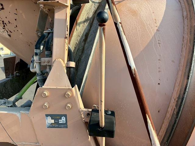 2119 8.7立米 電動ホッパー 330馬力 7速MT コンクリ作業車　☆雨天のなかご成約いただきました☆　東京都（35枚目）