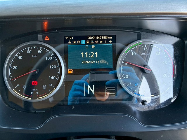 2122 2PG-CG5CA  H29 UDトラックス クオン アルミウイング ハイルーフ 8×4 4軸低床2デフ 後輪エアサス 日本トレクス エスコットⅥ AT 390馬力 10t 25t 大型 バン 箱車（35枚目）