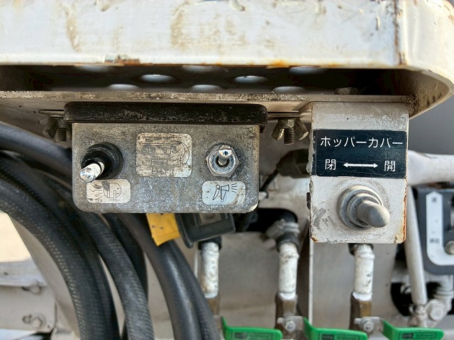 2159 QKG-FK72FZ 保証対象車両 車検付 令和8年12月迄 H27 三菱ふそう 増トンファイター コンクリートミキサー車 新明和工業 6.3立米 ショートキャブ/ベッドレス 240馬力 6速 MT マニュアル 8トン積載 8t 15t 中型 増トン コンクリ作業車(35枚目)