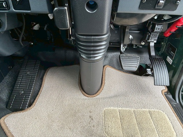 K-2172 2RG-BG740G R4 三菱ふそう ローザ マイクロバス 4×4 四輪駆動 フルタイム 4WD 28人 リクライニング 自動扉 自動ステップ オートスイングドア リアトランク ボトルクーラー デュオニック AT セミオートマ 小型 中型 送迎バス 観光バス(35枚目)