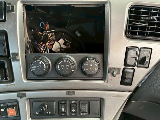 2067 QPG-GK5XAB H29 UDトラックス クオン トラクターヘッド シングルヘッド ハイルーフ 第5輪荷重 11500kg 11.5トン エスコット AT 410馬力 B尺 10t 45t 大型 牽引 1デフヘッド（34枚目）