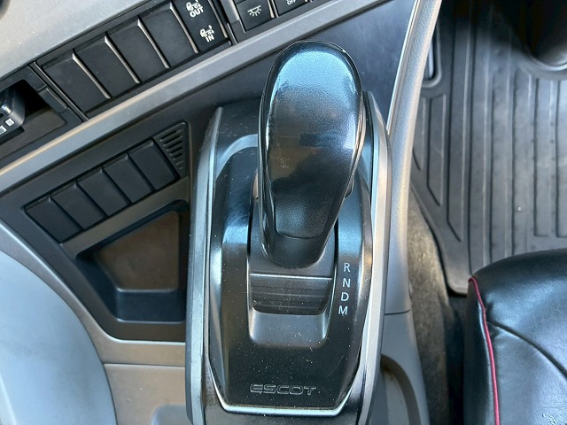 2122 2PG-CG5CA  H29 UDトラックス クオン アルミウイング ハイルーフ 8×4 4軸低床2デフ 後輪エアサス 日本トレクス エスコットⅥ AT 390馬力 10t 25t 大型 バン 箱車（37枚目）