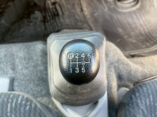 K-2103 2RG-XZU600T 保証対象車両 車検付 令和8年8月迄 R5 日野 デュトロ ダンプ ワンオーナー 4ナンバー 極東開発工業 全低床 フルフラットロー 150馬力 6速 MT マニュアル 5トン限定・準中型免許 2t 5t 小型 土砂ダンプ(39枚目)