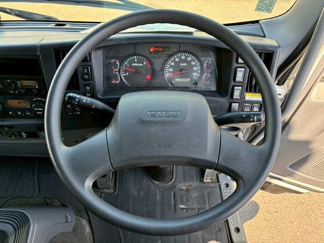 2179 TKG-FRR90T2  車検付 令和8年10月迄 H27 いすゞ フォワード アルミウイング フルキャブ/ベッド付き 6200 フルワイド 後輪エアサス 日本フルハーフ 240馬力 6速マニュアル MT 4t 8t 中型 バン 箱車（38枚目）