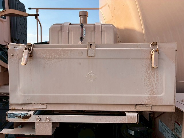 2119 8.7立米 電動ホッパー 330馬力 7速MT コンクリ作業車　☆雨天のなかご成約いただきました☆　東京都（37枚目）