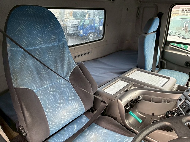 2067 QPG-GK5XAB H29 UDトラックス クオン トラクターヘッド シングルヘッド ハイルーフ 第5輪荷重 11500kg 11.5トン エスコット AT 410馬力 B尺 10t 45t 大型 牽引 1デフヘッド（36枚目）