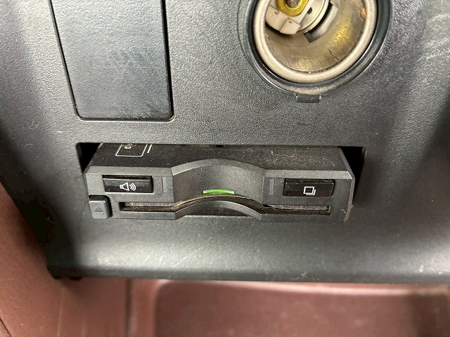 K-2111 2DG-SS1EKGG  検切れナンバー付き H30 日野 プロフィア トラクターヘッド ワンオーナー ハイルーフ 6×4 3軸2デフ 後輪エアサス 永久磁石式リターダ 450馬力 7速MT マニュアル 10t 53t 大型 牽引 2デフヘッド ダブルデフ（39枚目）