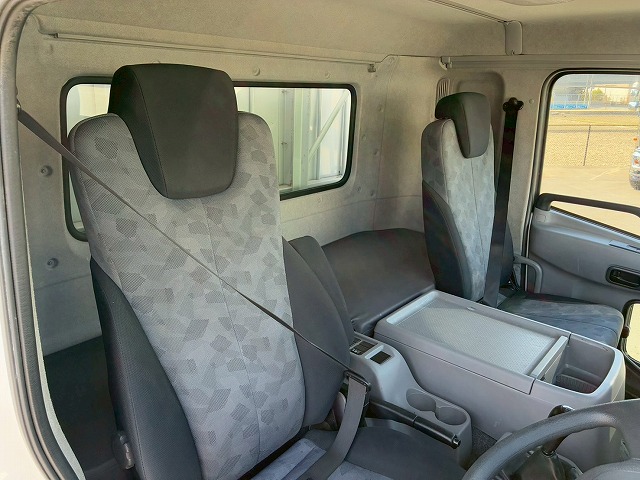 2169 TKG-MK38L H26 UDトラックス コンドル アルミブロック フルキャブ/ベッド付き 3.6トン積載 6200 標準幅 TOYOBODY 215馬力 6速 MT マニュアル 4t 8t 中型 平ボディ（41枚目）