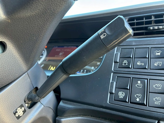 2122 2PG-CG5CA  H29 UDトラックス クオン アルミウイング ハイルーフ 8×4 4軸低床2デフ 後輪エアサス 日本トレクス エスコットⅥ AT 390馬力 10t 25t 大型 バン 箱車（39枚目）