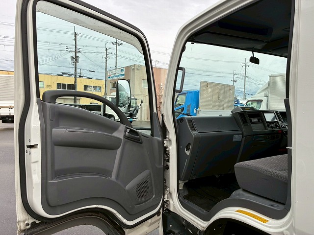 2079 ワイド 超ロング 5Mボディ 3トン積載 6速MT　☆桜の蕾がほころぶ頃にご成約いただきました☆　京都府（39枚目）