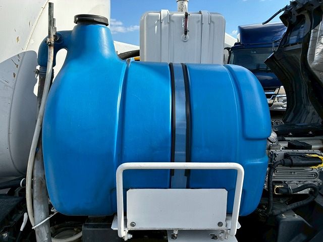 2159 QKG-FK72FZ 保証対象車両 車検付 令和8年12月迄 H27 三菱ふそう 増トンファイター コンクリートミキサー車 新明和工業 6.3立米 ショートキャブ/ベッドレス 240馬力 6速 MT マニュアル 8トン積載 8t 15t 中型 増トン コンクリ作業車(39枚目)