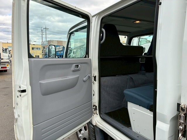 2070 TKG-FBA20  保証対象車両 車検付 令和8年4月迄 H28 三菱ふそう キャンター ダブルキャブ Wキャブ 4ナンバー 乗車定員 6人 リアヒーター 2トン積載 5トン限定 準中型免許 デュオニック AT オートマ 2t 5t 小型 平ボディ（40枚目）