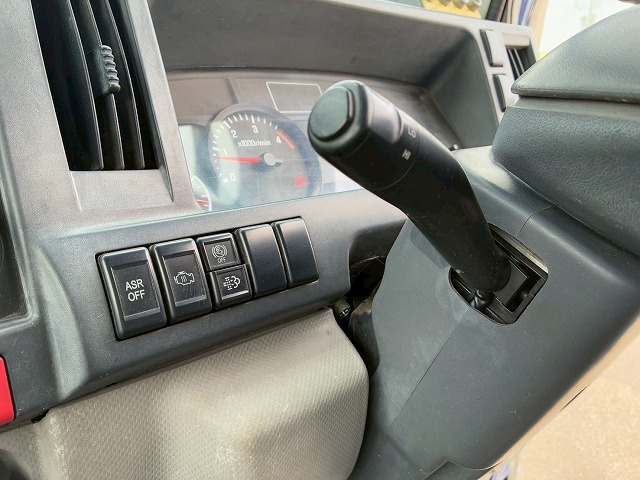 K-2136 BKG-NKR85AN 保証対象車両 H23 いすゞ エルフ 圧縮式塵芥車 標準幅 ショート 新明和工業 プレス式 押し出し排出 連続作動車 スイッチ 汚水タンク 2t 6.5t 小型 特装車 清掃車(42枚目)