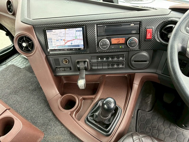 K-2111 2DG-SS1EKGG  検切れナンバー付き H30 日野 プロフィア トラクターヘッド ワンオーナー ハイルーフ 6×4 3軸2デフ 後輪エアサス 永久磁石式リターダ 450馬力 7速MT マニュアル 10t 53t 大型 牽引 2デフヘッド ダブルデフ（41枚目）