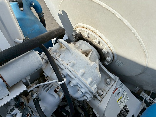 2159 QKG-FK72FZ 保証対象車両 車検付 令和8年12月迄 H27 三菱ふそう 増トンファイター コンクリートミキサー車 新明和工業 6.3立米 ショートキャブ/ベッドレス 240馬力 6速 MT マニュアル 8トン積載 8t 15t 中型 増トン コンクリ作業車(41枚目)