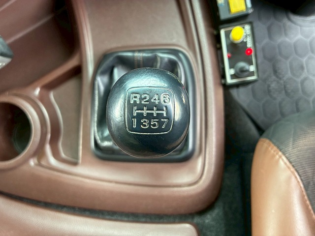 K-2160 2DG-FS1AGA  車検付 令和9年3月迄 R2 日野 プロフィア ダンプ ワンオーナー 6×4 3軸2デフ 永久磁石式リターダ 新明和工業 380馬力 7速 MT マニュアル 10t 20t 大型 土砂ダンプ（43枚目）