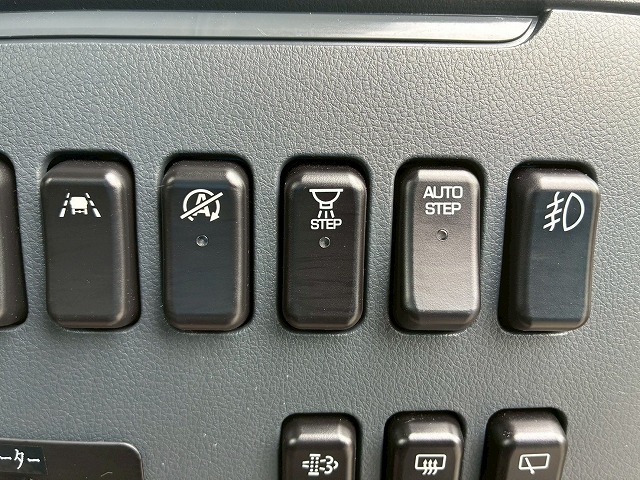 K-2172 2RG-BG740G R4 三菱ふそう ローザ マイクロバス 4×4 四輪駆動 フルタイム 4WD 28人 リクライニング 自動扉 自動ステップ オートスイングドア リアトランク ボトルクーラー デュオニック AT セミオートマ 小型 中型 送迎バス 観光バス(41枚目)