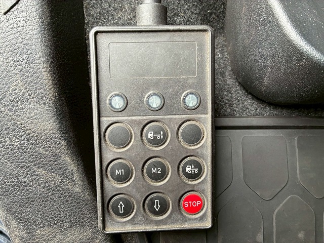 K-2111 2DG-SS1EKGG  検切れナンバー付き H30 日野 プロフィア トラクターヘッド ワンオーナー ハイルーフ 6×4 3軸2デフ 後輪エアサス 永久磁石式リターダ 450馬力 7速MT マニュアル 10t 53t 大型 牽引 2デフヘッド ダブルデフ（42枚目）