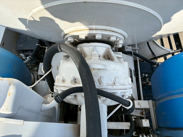 2159 QKG-FK72FZ 保証対象車両 車検付 令和8年12月迄 H27 三菱ふそう 増トンファイター コンクリートミキサー車 新明和工業 6.3立米 ショートキャブ/ベッドレス 240馬力 6速 MT マニュアル 8トン積載 8t 15t 中型 増トン コンクリ作業車(42枚目)