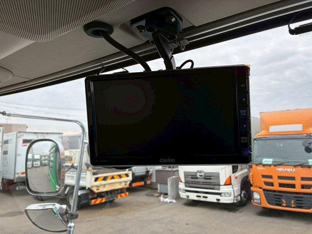 K-2111 2DG-SS1EKGG  検切れナンバー付き H30 日野 プロフィア トラクターヘッド ワンオーナー ハイルーフ 6×4 3軸2デフ 後輪エアサス 永久磁石式リターダ 450馬力 7速MT マニュアル 10t 53t 大型 牽引 2デフヘッド ダブルデフ（43枚目）