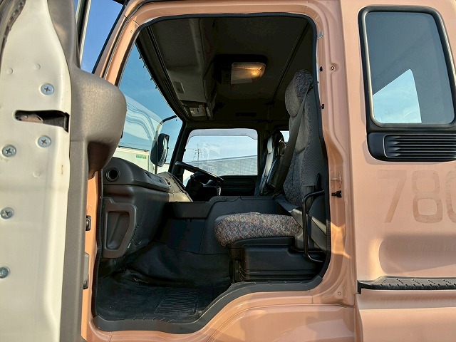 2119 8.7立米 電動ホッパー 330馬力 7速MT コンクリ作業車　☆雨天のなかご成約いただきました☆　東京都（43枚目）