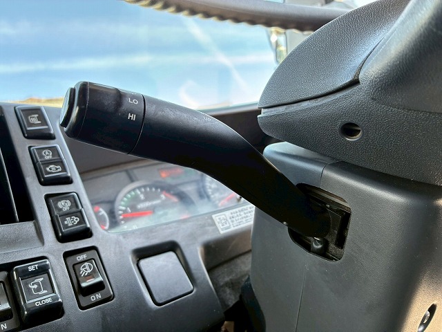 2179 TKG-FRR90T2  車検付 令和8年10月迄 H27 いすゞ フォワード アルミウイング フルキャブ/ベッド付き 6200 フルワイド 後輪エアサス 日本フルハーフ 240馬力 6速マニュアル MT 4t 8t 中型 バン 箱車（44枚目）