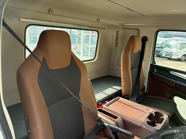 2177 2KG-FD2ABA  R2 レンジャー アルミブロック フルキャブ/ベッド付き 6200 標準幅 リーフサスペンション 5方開アオリ ハイブロック プロシフト AT セミオートマ 4t 8t 中型 平ボディ キャブオーバー（42枚目）