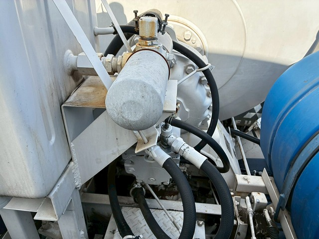 2159 QKG-FK72FZ 保証対象車両 車検付 令和8年12月迄 H27 三菱ふそう 増トンファイター コンクリートミキサー車 新明和工業 6.3立米 ショートキャブ/ベッドレス 240馬力 6速 MT マニュアル 8トン積載 8t 15t 中型 増トン コンクリ作業車(44枚目)